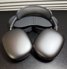Apple AirPods Max Wireless Over-Ear Headphones Space Gray A2096 with Smart Case
