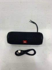 JBL Flip 5 Portable Waterproof Speaker – Midnight Black