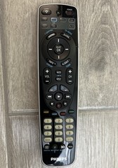 Philips 7 in 1 Universal Remote with Simple Setup SRP6207/27