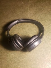 JBL Tune 510BT Wireless Bluetooth Headphones Mic Foldable Black Works Good
