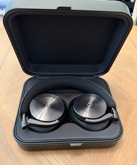 New Open Box Bang & Olufsen Beoplay H95 Wireless Over Ear Headphones Black