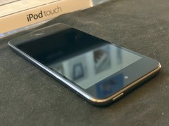 Apple iPod Touch 5th Gen Space Gray 16GB – Locked ** READ ME **