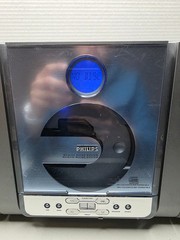 Philips MP3-CD Playback Wall Mountable MCM240/37 Micro Hi-Fi System Read
