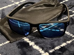 OAKLEY Holbrook MENS SUNGLASSES polarized BLUE/BLACK * new not box