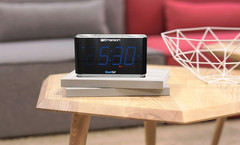 Emerson CKS1507 Smartset Radio Alarm Clock, 1.4″ Blue LED Digital Display, USB