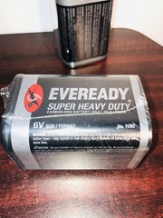 2 Eveready 1209 Zinc-Carbon Super Heavy Duty Lantern 6 Volts Battery Batteries