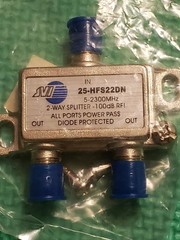 25-HFS22DN Signal Vision 2 Way Splitter RFI 5-2300MHz with power pass.