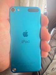 Apple iPod touch 5th Generation Silver/Black (16 GB)