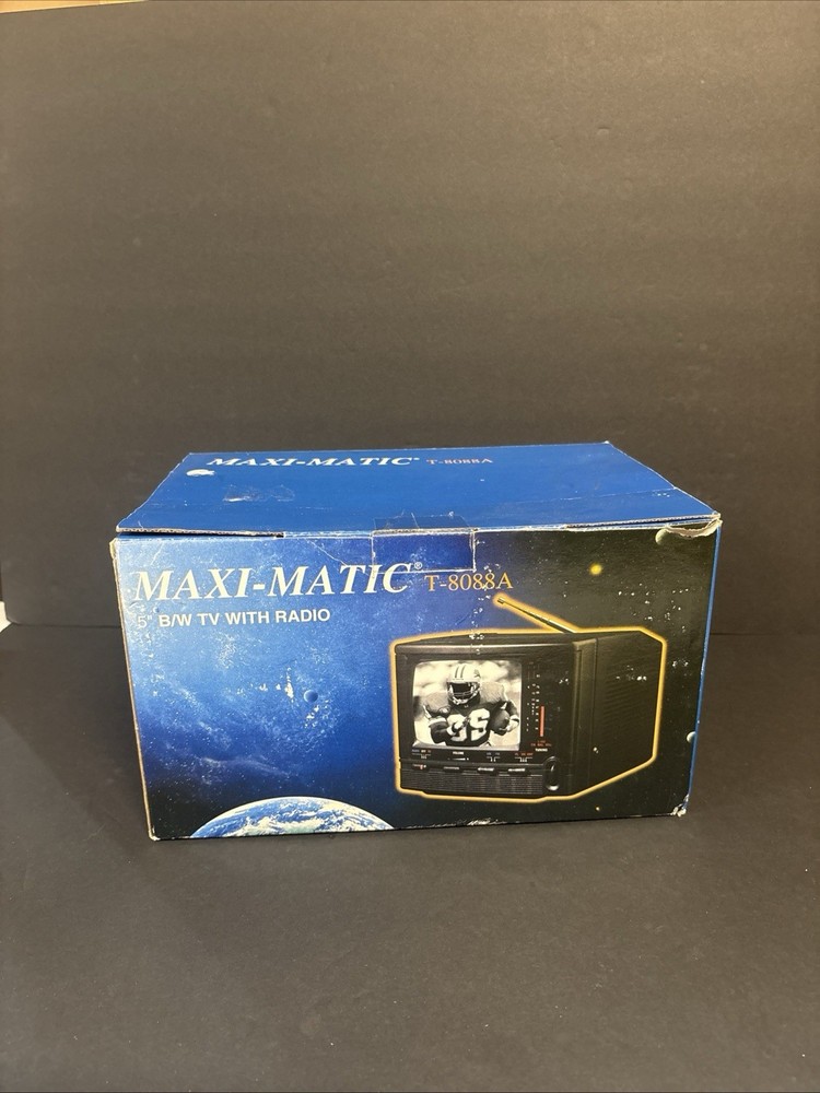Vintage 1995 Maxi-Matic mini TV AM/FM radio model T 8088A