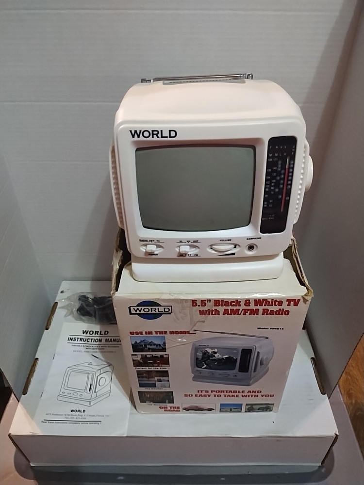 World 5.5″ Black/White Portable Mini TV AM/FM Radio 813 White AC/Car Adapter