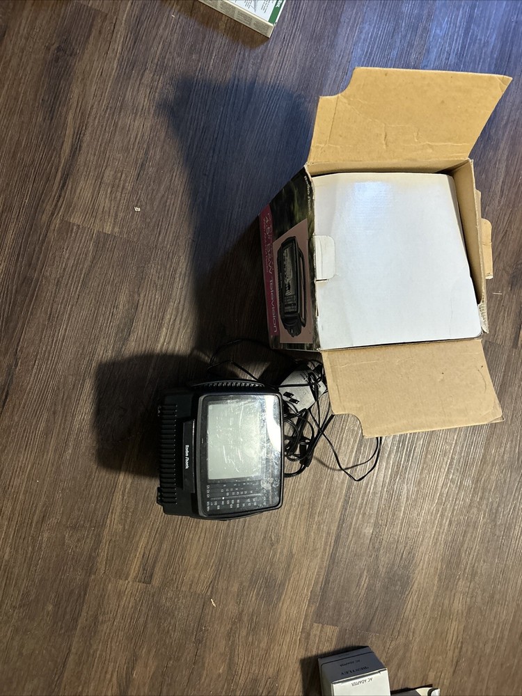 Radio Shack Portavision Portable 4.5” B&W TV AM/FM UHF/VHF CAT 16-126B Works