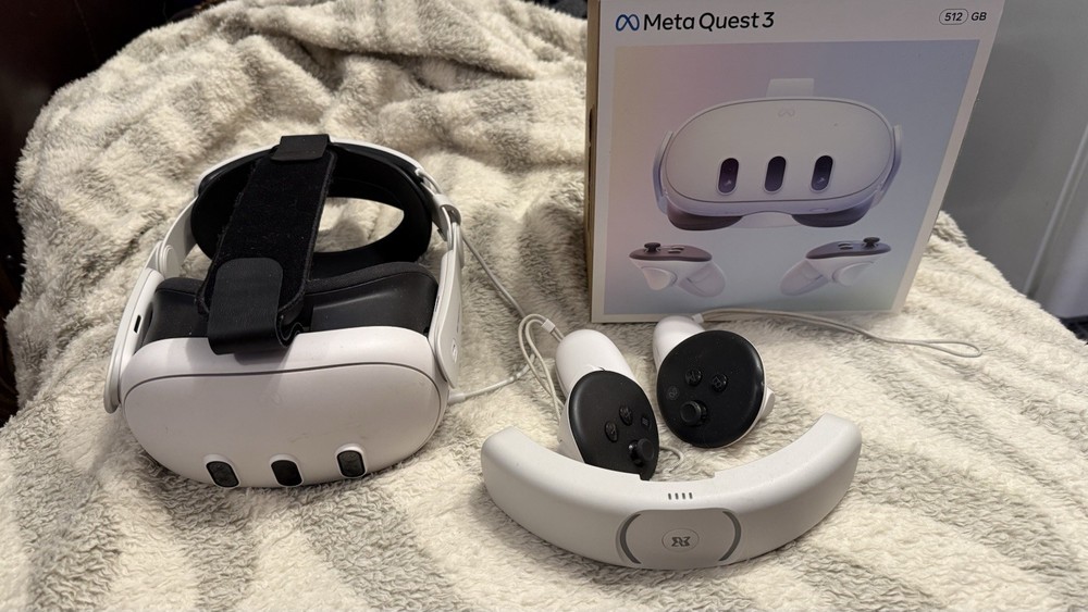 Meta Quest 3 512GB with Upgraded HeadStrap And Battery.