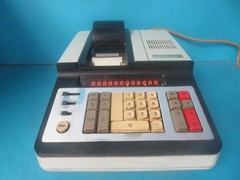AWESOME VINTAGE SPERRY REMINGTON MODEL 1218 1973 PRINTING CALCULATOR VERY RARE
