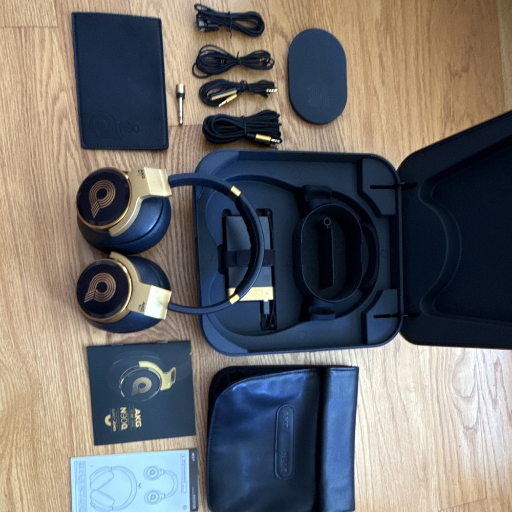 AKG N90Q Over-Ear Headphones Black/Gold w/ Hard Case, Cables, Manuals