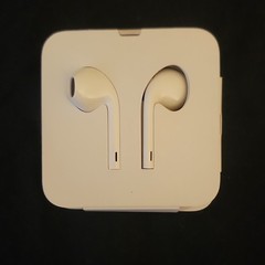 Apple EarPods Wired In-Ear Earbuds, Lightning Connector, White