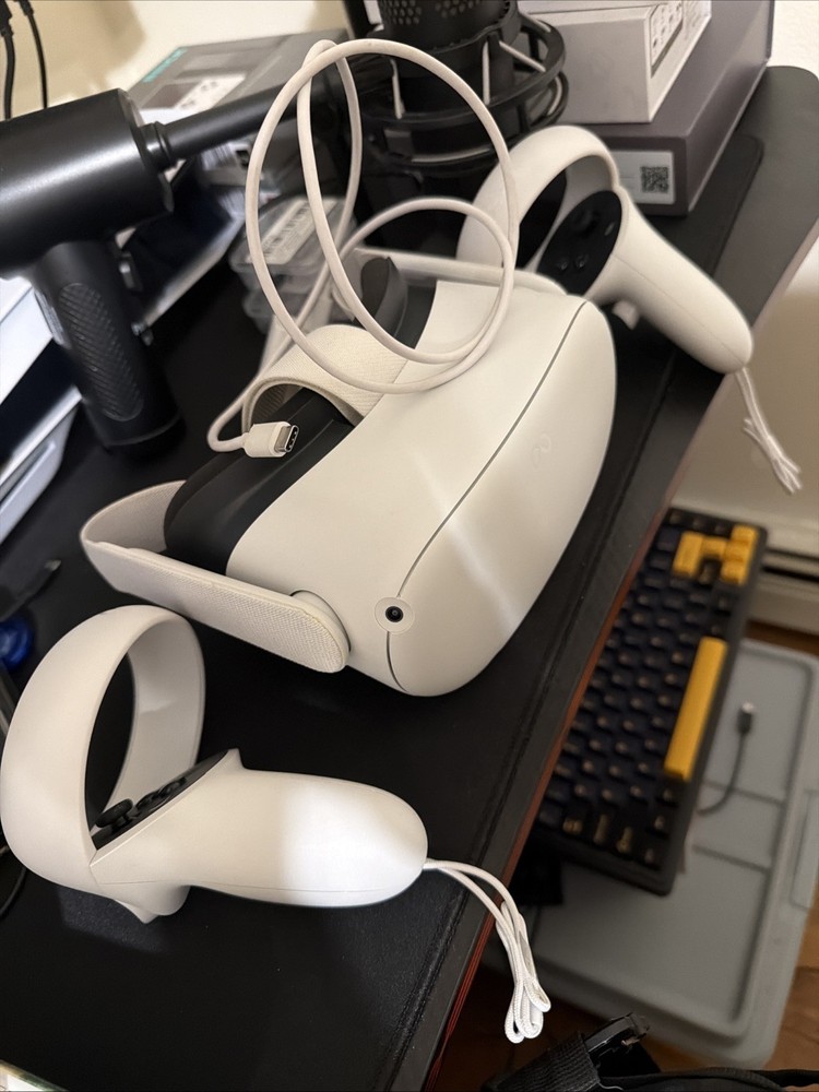 Meta Quest 2 128GB White Headset