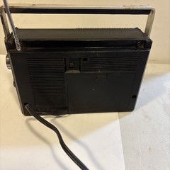 PANASONIC PORTABLE AM/FM RADIO MDL # RF-593 AC OR BATTERY. Works Well