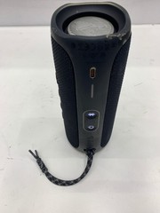 JBL Flip 5 Portable Waterproof Speaker – Midnight Black
