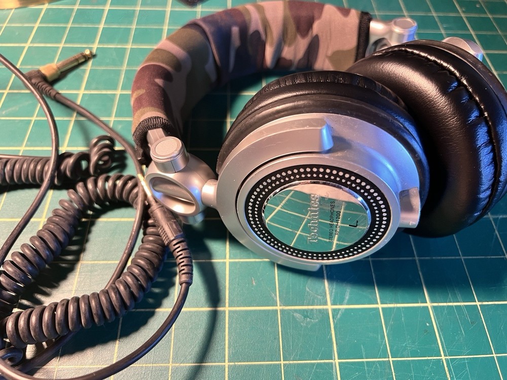 Technics RP-DH1200 DJ Stereo Headphones with cord, FREE SHIPPING!