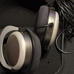 Beyerdynamic T90 Headphones USED NO BOX – CASE = YES