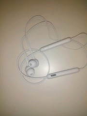 Beats Flex ‎MYME2LL/A Neckband Headphone Smoke Gray Wireless Built-in Microphone