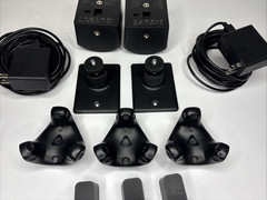 3 HTC 3.0 Vive Trackers and 2 2.0 Steam Base Stations Full Body Tracking VRCHAT