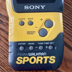Vintage AM/FM Walkman SPORTS SONY Weather Proof Clock Stop Watch Headphone Jack