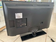 Samsung TV Stand Base ( 4 crews included ) USED ( no TV ) stand only VERY GOOD