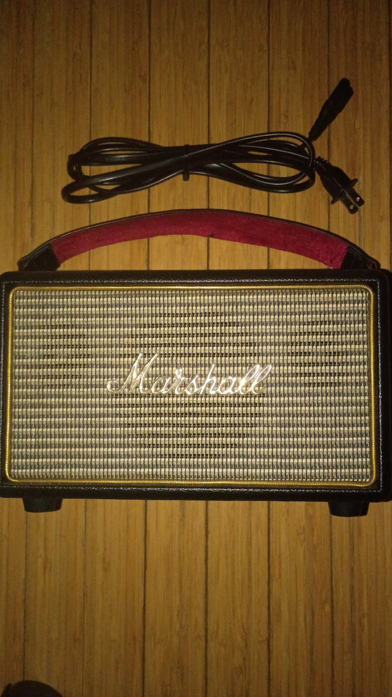 Marshall KILBURN Black-Gold Bluetooth Speaker – Portable Battery Powered