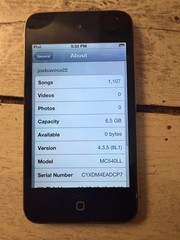 Apple iPod touch 4th Generation BLACK 8GB USED BUNDLE