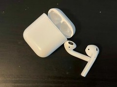 OEM Apple AirPods 2nd Gen Right or Left or Charging Case Replacement A2031 A2032