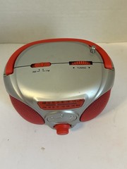 Vintage Mini Portable AM/FM Battery Operated Radio•Super Cute•6 Inches•WORKS