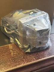 Original bulb inside Projector Lamp Module for DELL 04WRHF