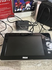 RCA DPTM70R 7in Portable LCD TV 480p ATSC w/ Case Cables Manual Remote