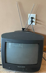 Philips Magnavox Smart Series 13″ CRT TV Retro Gaming Works w/ Antenna & Remote