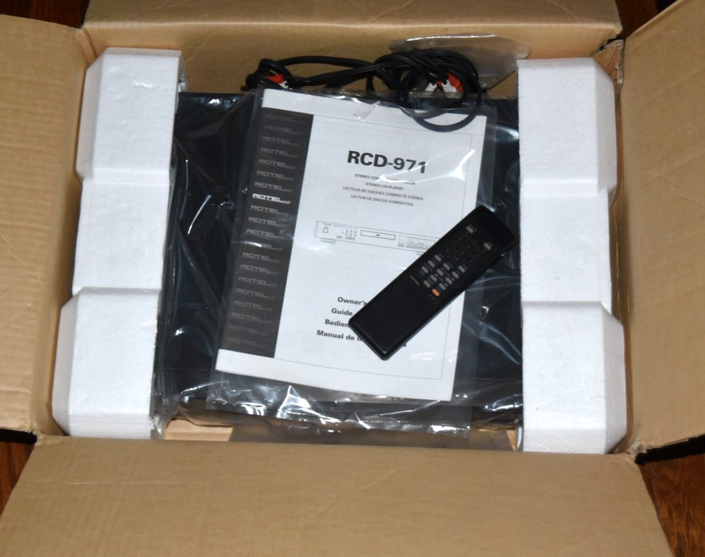 Rotel CD Player RCD-971 HDCD W/ Box Papers Remote EXCELLENT
