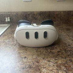 Meta Quest 3 512GB VR Headset Only, Mint condition! (Charger included)