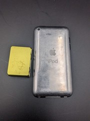 Apple iPod Touch 4th Generation 32 GB A1367 & Shuffle 2nd Gen – Green