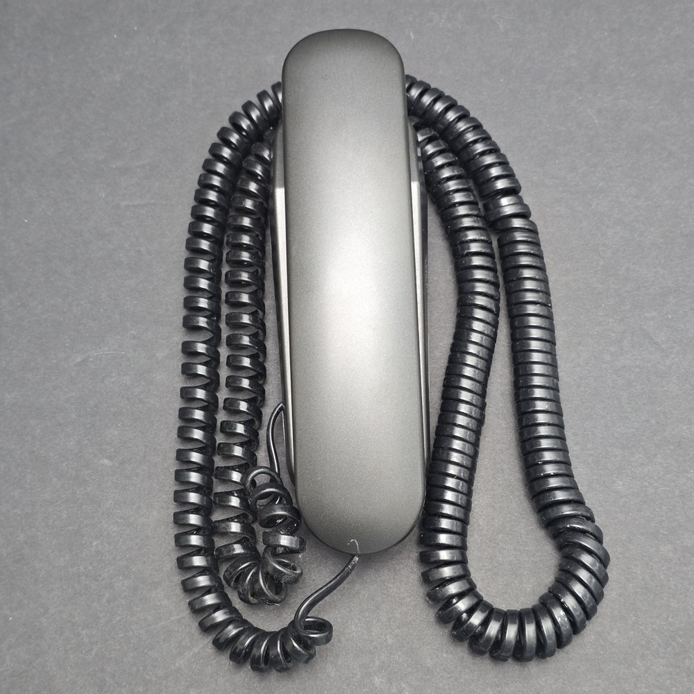 Vintage RadioShack 43-3201 Compact Fashion Phone W/ Flash Pause & Redial
