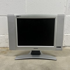 Magnavox 15″ 720p HDTV LCD TV/Monitor 15MF605T/17 No Remote/Power Code (Works)