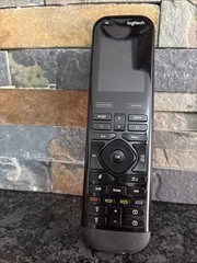 Logitech Harmony Elite N-R0010 Remote ONLY – No Charger Tested
