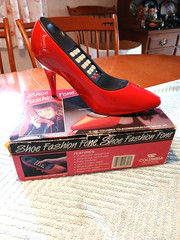 1987 Shoe Fashion Landline Phone, W/Original box & inst. Nice, Works. # SH-910