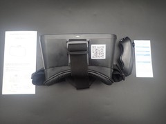 Lam Trancail VR Headset w/ Remote for Phone 4-6.7″ Adjustable 3D Viewer
