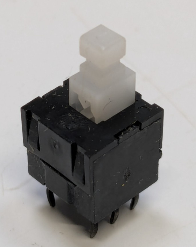 NOS NEW KENWOOD Radio Push Button Switch Part# S40-2440-15 / S40-2240-05