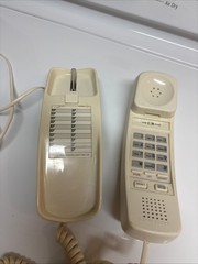 Vintage Radio Shack 43-581 Beige Trimline Corded Phone Wall Desk Landline