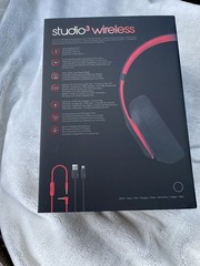 Beats Studio3 Decade Collection Wireless Headphones Defiant Black Red