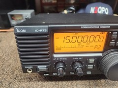 Icom IC-R75 – SW Receiver with UT-106 D.S.P. & MB-23 Handle Options ! NICE !