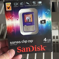 RARE SanDisk Sansa Clip Zip Primetime Purple 💜 (4 GB) Digital Media Player