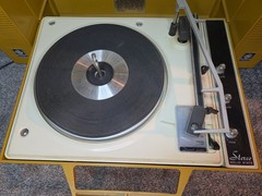 Vintage GE Wildcat Portable Record Player Yellow Stereo Solid State Tested AS IS