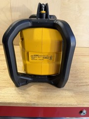 DeWalt DCR028 12v/20v Li-Ion Jobsite Bluetooth Radio (FOR PARTS OR REPAIR)